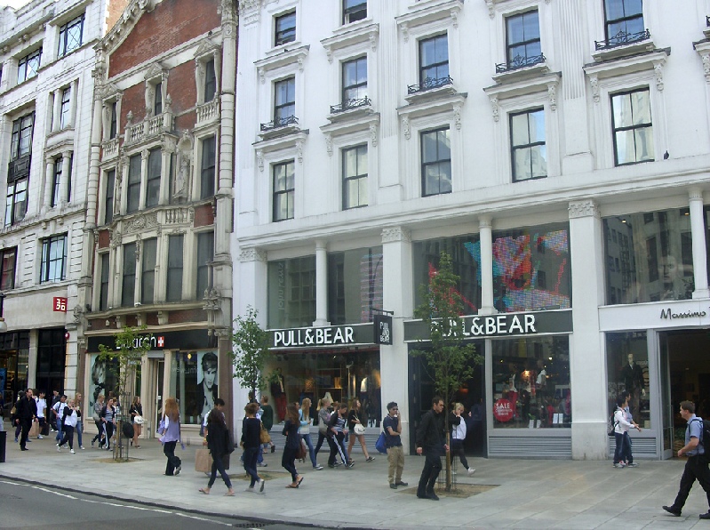 Oxford Street - Pull & Bear fashion store